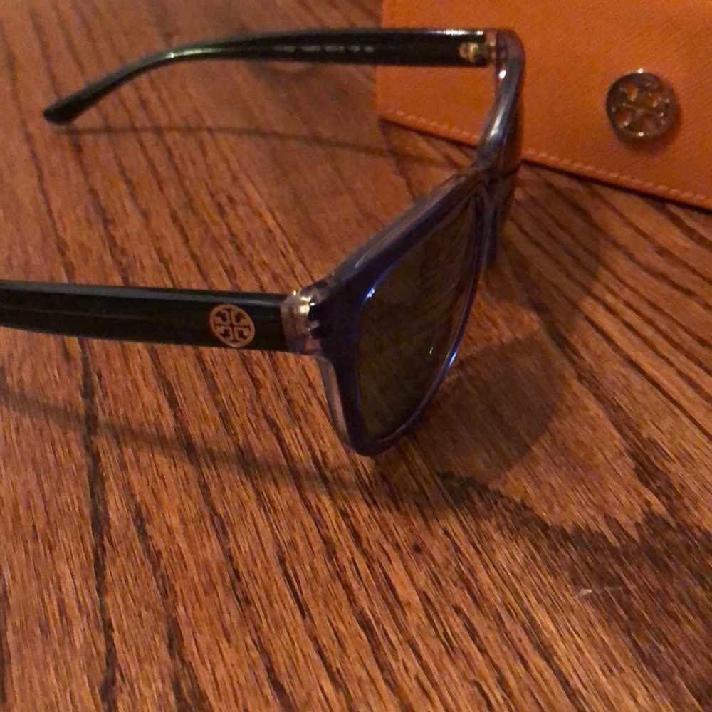 Tory Burch sunglasses - Picture 3 of 7